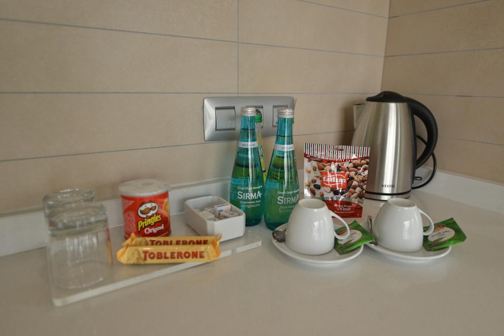 Mac Hotel Vazo Kule Istanboel Buitenkant foto
