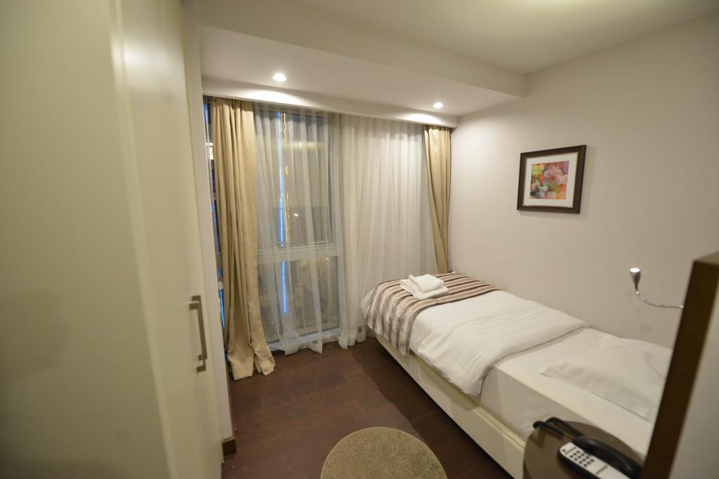 Mac Hotel Vazo Kule Istanboel Buitenkant foto