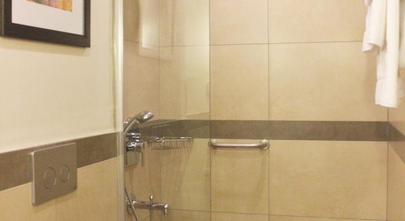 Mac Hotel Vazo Kule Istanboel Buitenkant foto
